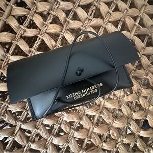 KOZHA NUMBERS CARDLET IN BLACK